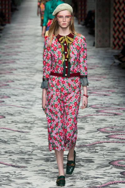Look 61
